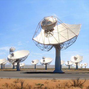 Mehrere Radioteleskop-Schüsseln vor Wüstenhintergrund