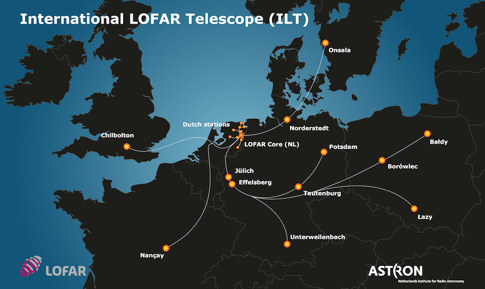 Ausschnitt einer Landkarte von Nordeuropa. Land in Schwarz, Meer in Blau. Stationen sind durch gelb-orangene Punkte gekennzeichnet, die durch eine feine weiße Linie verbunden sind